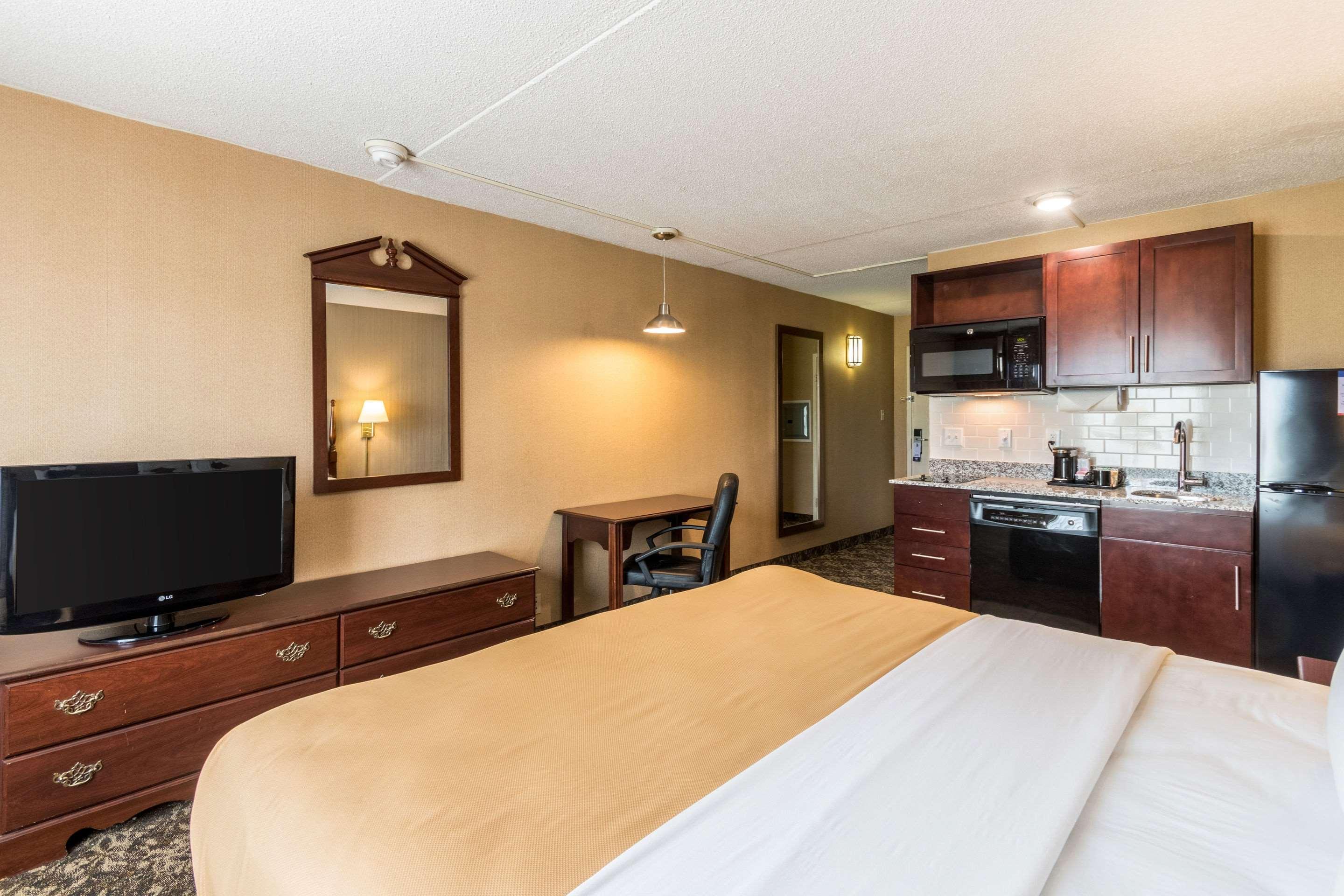 Suburban Extended Stay Hotel Fairmont Exterior foto