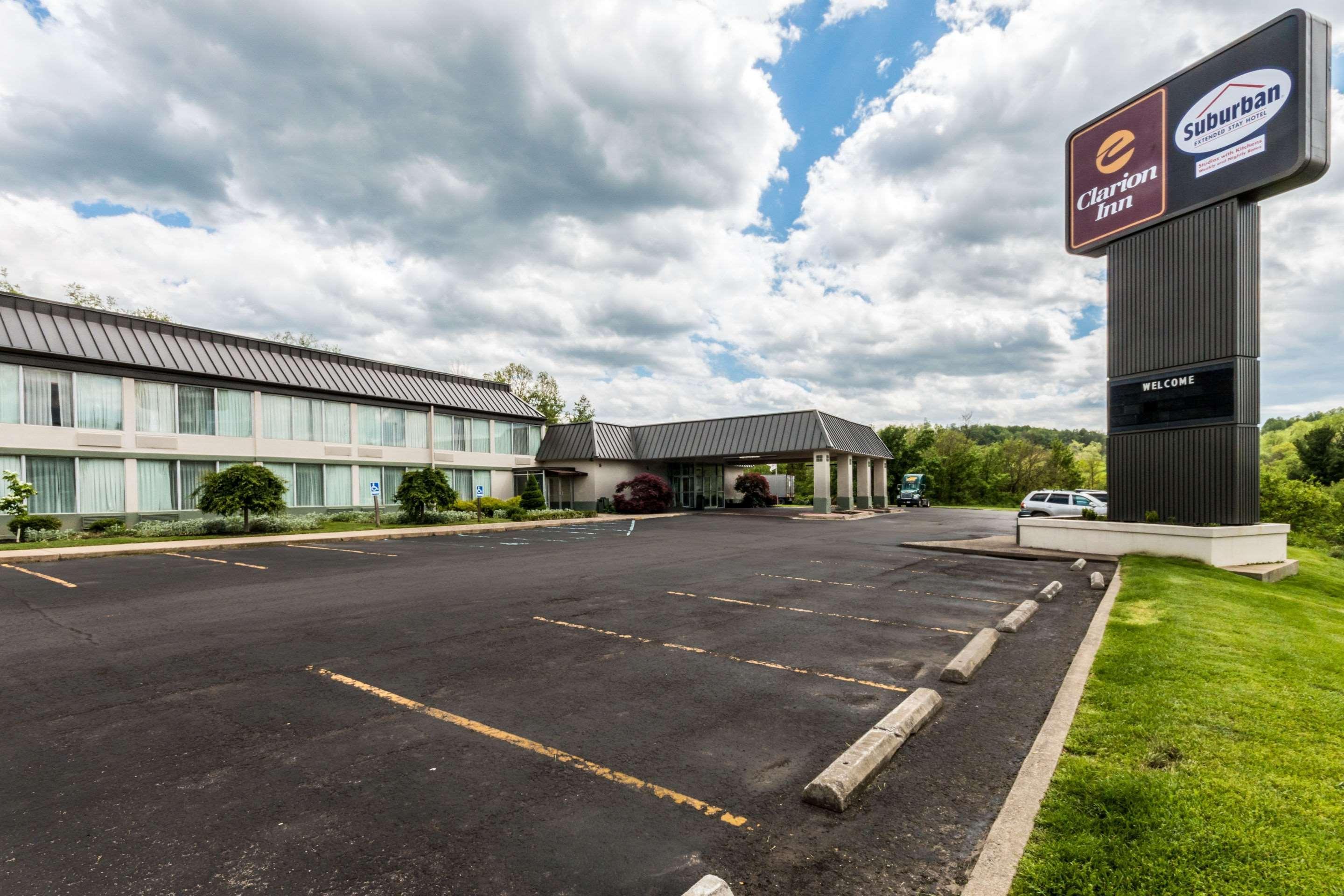 Suburban Extended Stay Hotel Fairmont Exterior foto
